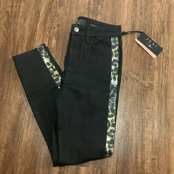 7 For All Mankind Size 2 NWT - Picture 2 of 13